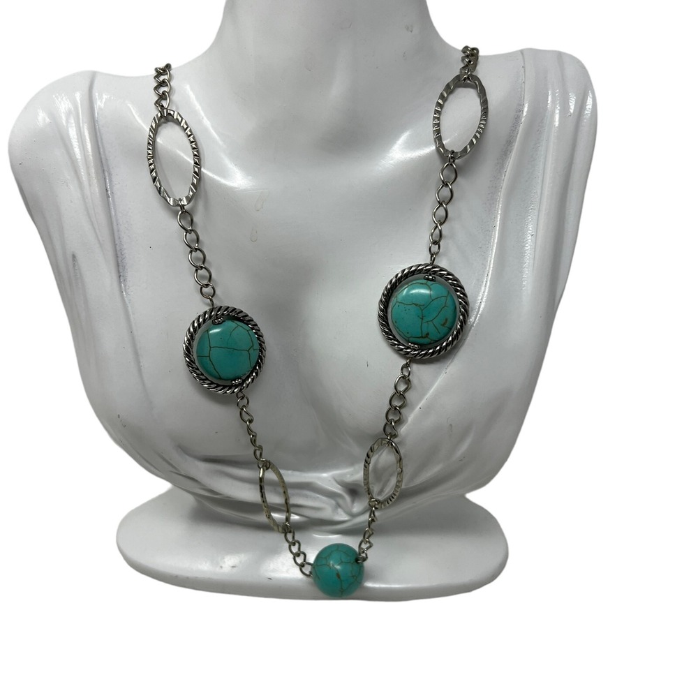 Fashion Boho Necklace Faux Turquoise and Oval Silver Tone‎ Stations